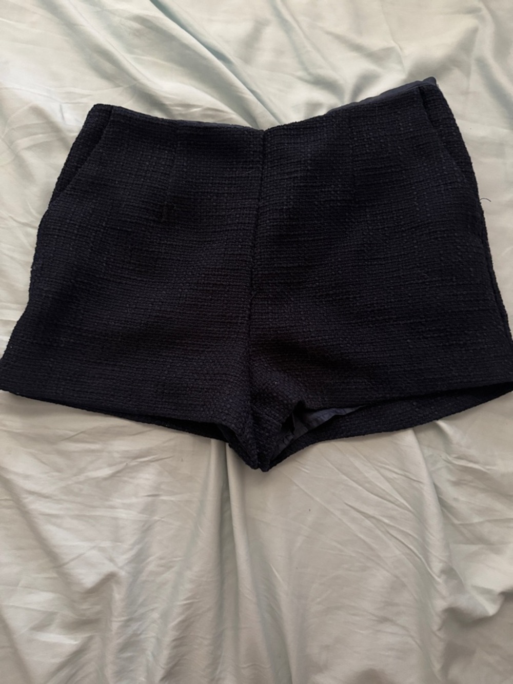 Forever 21 Black Women's High-Waist Textured Shorts size Medium with pockets